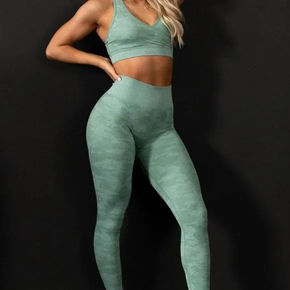 3Pc Camo Green Seamless set (Leggings, Bra, Long Sleeve Crop Top) - Picture 2 of 12